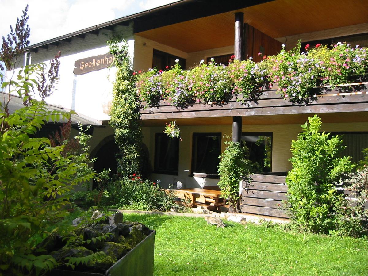 Gasthof Grottenhof Hotel Neuhaus an der Pegnitz Exterior photo